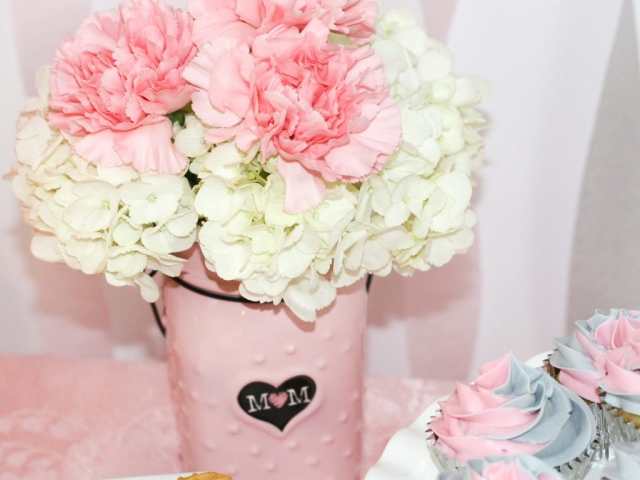 Beautiful Pink Flower Decoration for Baby Shower